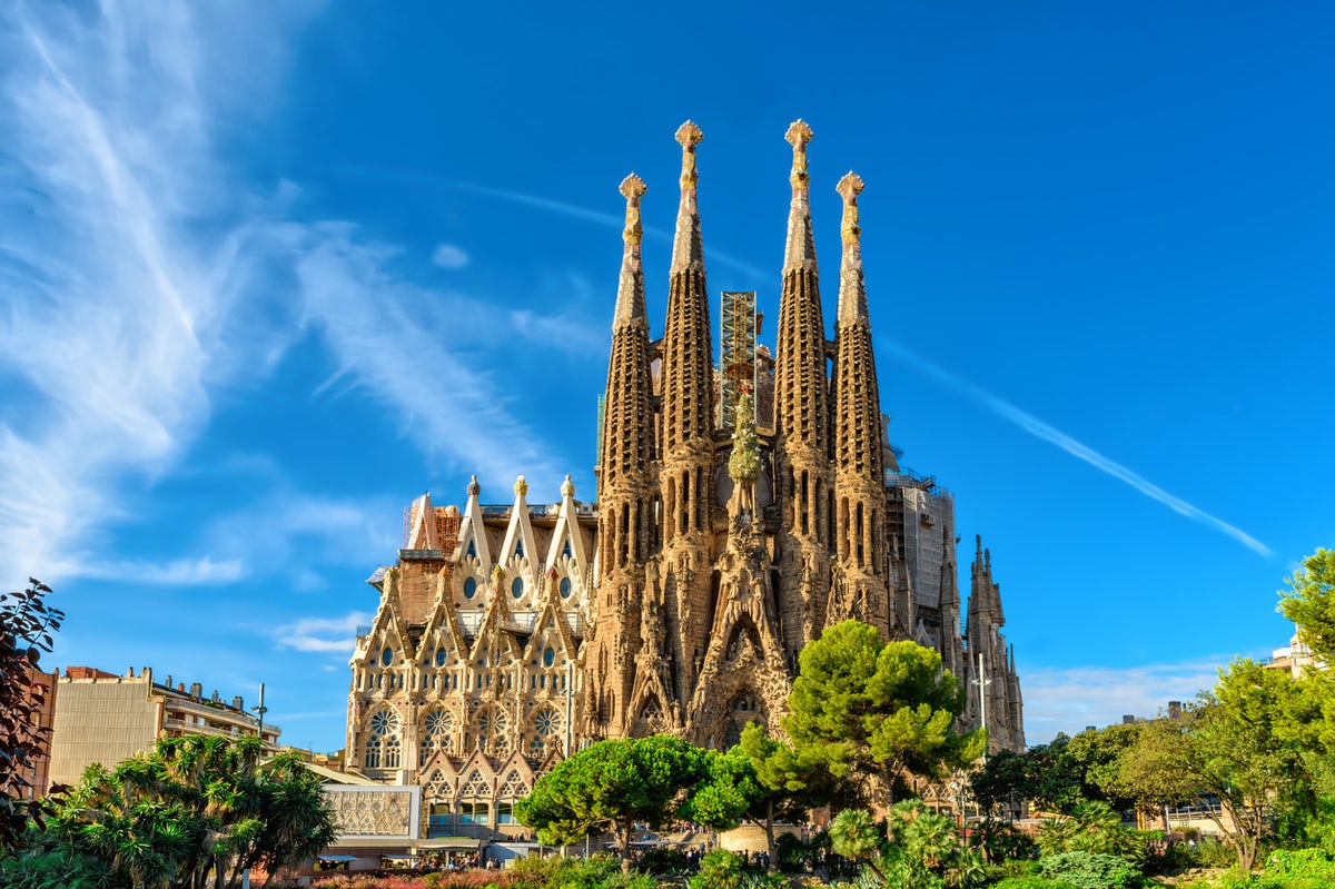 Vương cung thánh đường Sagrada Família tại Barcelona là kiệt tác có tuổi đời hơn 1 thế kỷ.