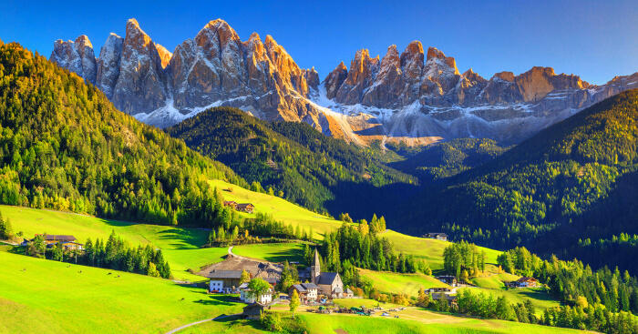 Dãy núi Alpes là một trong những dãy núi lớn nhất, dài nhất châu Âu, trải dài qua 8 quốc gia, trong đó có Thụy Sĩ. 