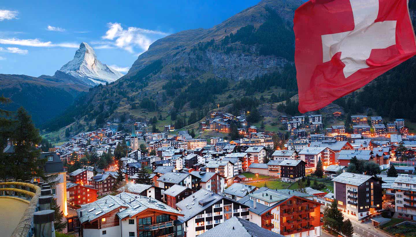 Thụy Sĩ đến nay vẫn giữ nguyên vẹn vẻ đẹp thiên nhiên và cả những công trình kiến trúc cổ kính, do chưa chừng bị xâm chiếm trong hai cuộc đại chiến thế giới.